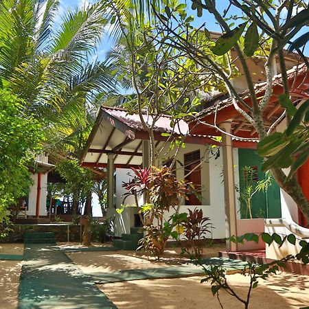 Bed and Breakfast Panorama Rock Cafe Tangalle Exterior foto