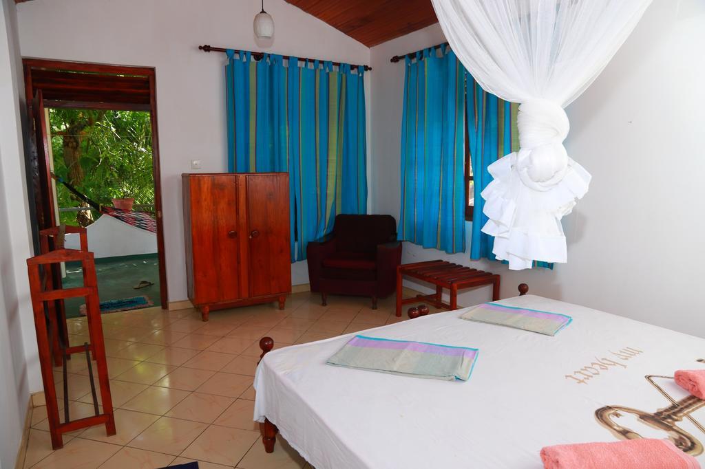 Bed and Breakfast Panorama Rock Cafe Tangalle Habitación foto