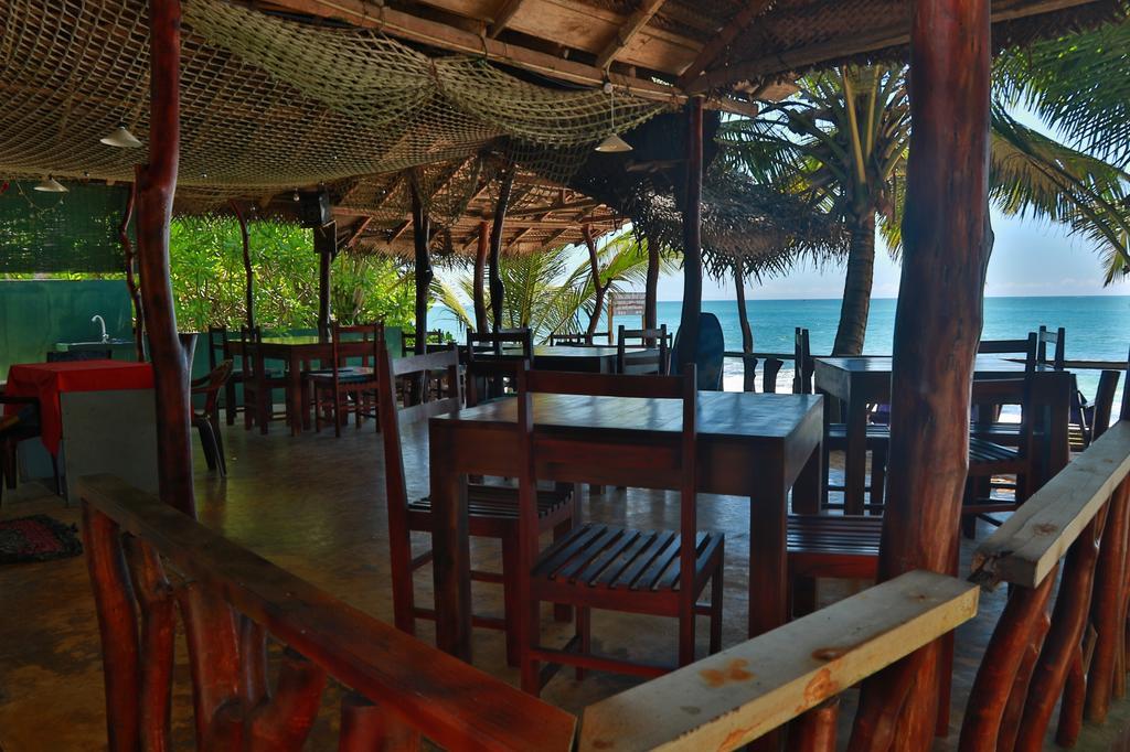 Bed and Breakfast Panorama Rock Cafe Tangalle Exterior foto