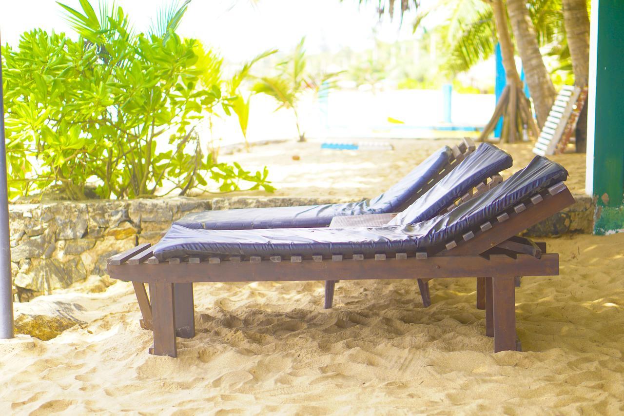 Bed and Breakfast Panorama Rock Cafe Tangalle Exterior foto