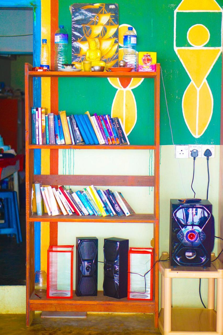 Bed and Breakfast Panorama Rock Cafe Tangalle Exterior foto
