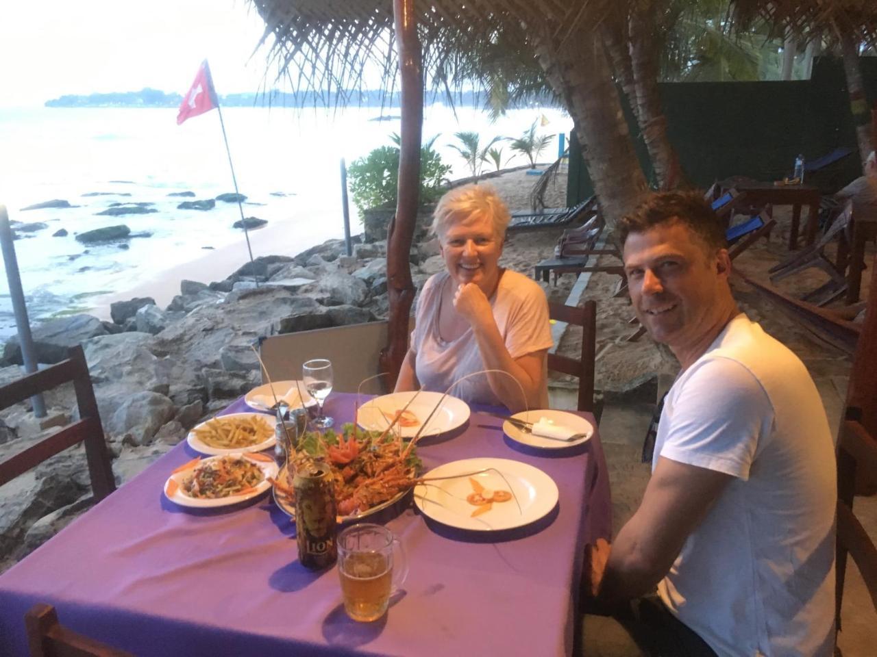 Bed and Breakfast Panorama Rock Cafe Tangalle Exterior foto