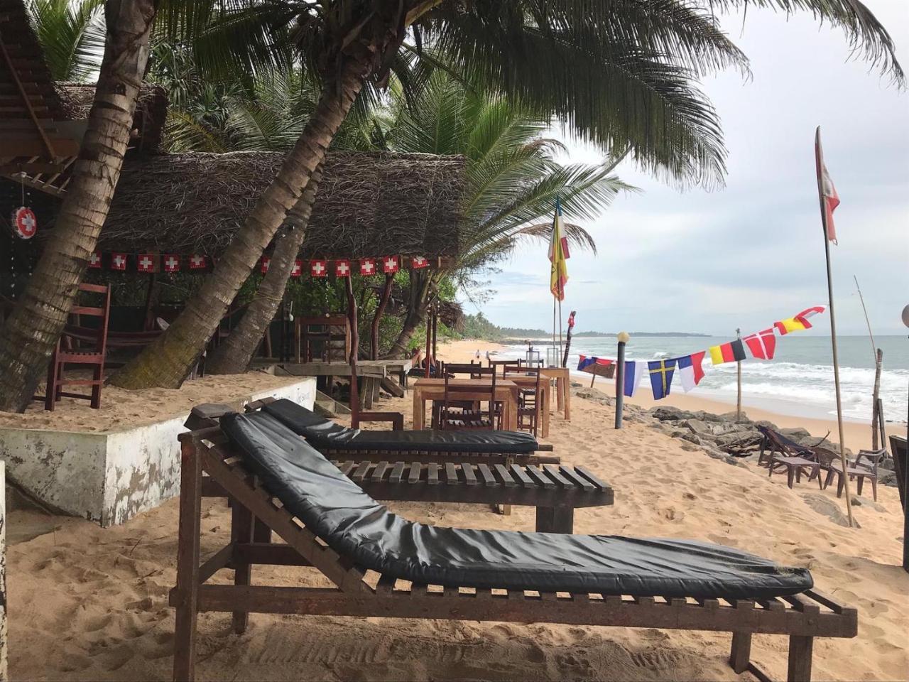 Bed and Breakfast Panorama Rock Cafe Tangalle Exterior foto